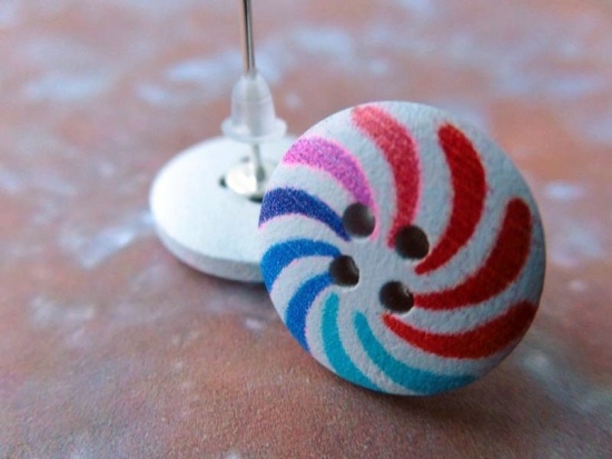 Preview: Holzknopf Ohrstecker Spirale